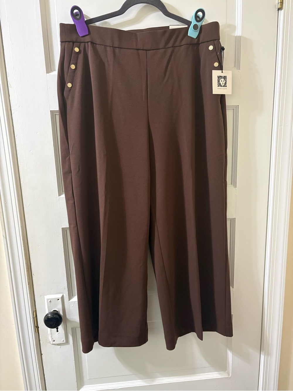 NWT Anne Klein Pull-On Wide-Leg Crop Trousers w/ Gold Button Detail - Large